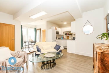 3 bed flat, Derby Road, Nottingham, NG15BA - Image 4