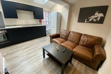 3 bed flat, William Road, Nottingham, NG27QD - Image 3