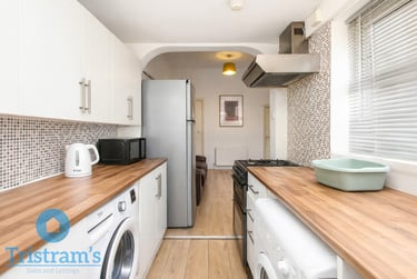 5 bed house, Kentwood Road, Nottingham, NG24FL - Image 2