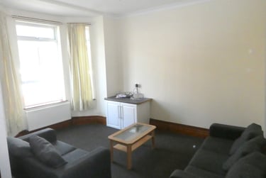 5 bed house, Hall Road, Victoria Park, Manchester, M145HL - Image 1