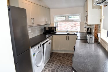 6 bed house, Burton Road, Withington, Manchester, M201HZ - Image 1