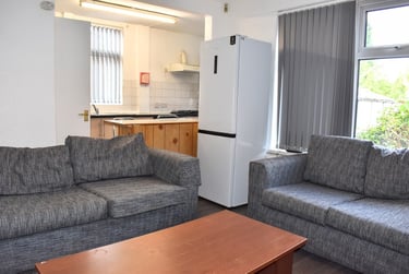 4 bed house, Finchley Road, Fallowfield, Manchester, M146EW - Image 1