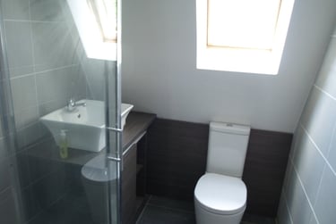2 bed flat, Park Crescent, Manchester, M145DU - Image 4