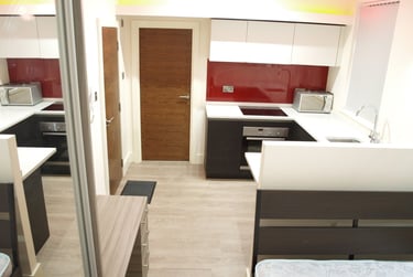 1 bed studio, Park Crescent, Manchester, M145DU - Image 1