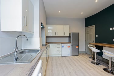 4 bed house, Martin Street, Weaste, Salford, M55JZ - Image 2