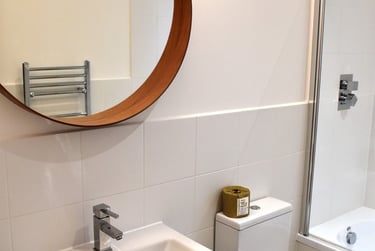 2 bed flat, Edge Lane, Chorlton, Manchester, M219JF - Image 5