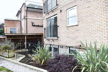 2 bed flat, Edge Lane, Chorlton, Manchester, M219JF - Image 6