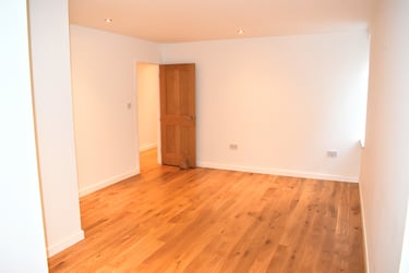 2 bed flat, Edge Lane, Chorlton, Manchester, M219JF - Image 12