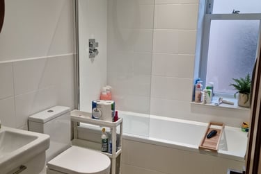 2 bed flat, Edge Lane, Chorlton, Manchester, M219JF - Image 9