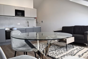 1 bed flat, Wilmslow Road, Withington, Manchester, M203BW - Image 3