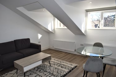 1 bed flat, Wilmslow Road, Withington, Manchester, M203BW - Image 4