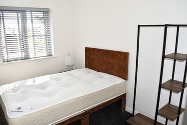 2 bed flat, Longford Place, Longsight, Manchester, M145GR - Image 8