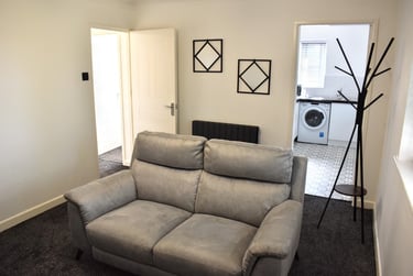 2 bed flat, Longford Place, Longsight, Manchester, M145GR - Image 3