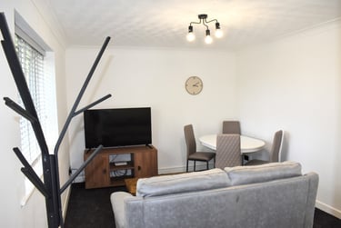 2 bed flat, Longford Place, Longsight, Manchester, M145GR - Image 4