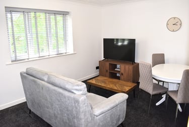 2 bed flat, Longford Place, Longsight, Manchester, M145GR - Image 1