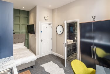 1 bed studio, Derby Road, Arboretum, Nottingham, NG15FB - Image 1