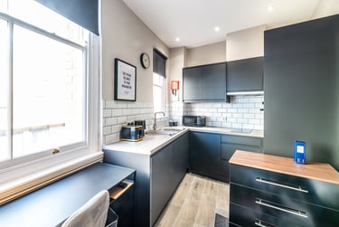 1 bed studio, Derby Road, Arboretum, Nottingham, NG15FB - Image 2