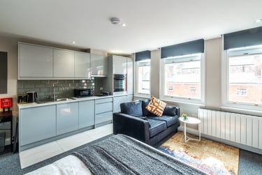 1 bed studio, Derby Road, Arboretum, Nottingham, NG15FB - Image 2