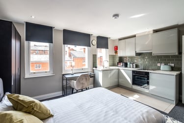 1 bed studio, Derby Road, Arboretum, Nottingham, NG15FB - Image 2