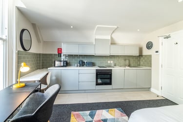 1 bed studio, Derby Road, Arboretum, Nottingham, NG15FB - Image 1