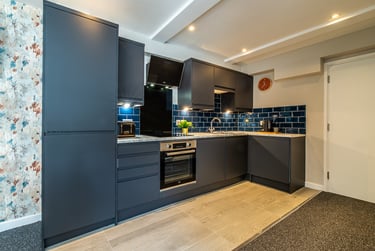 2 bed flat, North Sherwood Street, Nottingham, NG14FJ - Image 1