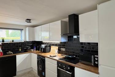 1 bed flat, Falconwood Way, Manchester, M113LN - Image 1