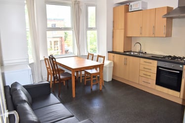 3 bed flat, Parsonage Road, Withington, Manchester, M204PT - Image 2
