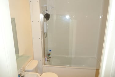 3 bed flat, Stretford Road, Hulme, Manchester, M154AY - Image 3