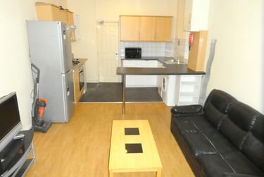 6 bed house, Scarsdale Road, Victoria Park, Manchester, M145PY - Image 1