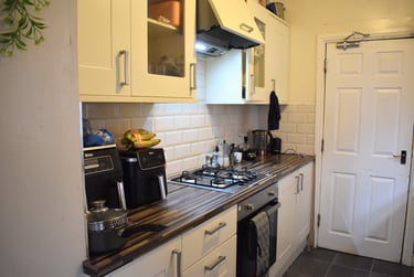 6 bed house, Barnsfold Avenue (NB), Fallowfield, Manchester, M146FJ - Image 1