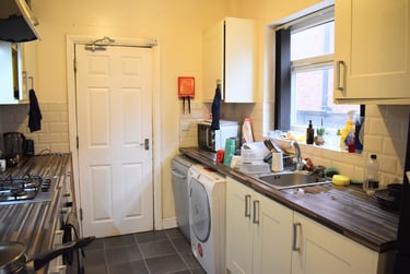 6 bed house, Barnsfold Avenue (NB), Fallowfield, Manchester, M146FJ - Image 5