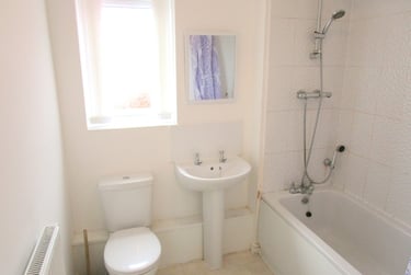 2 bed flat, Stockport Road, Manchester, M139AH - Image 5