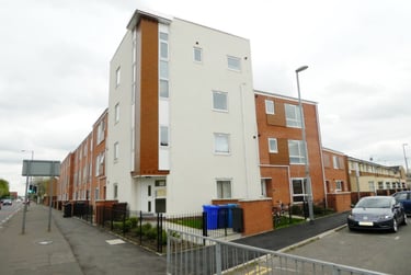 2 bed flat, Stockport Road, Manchester, M139AH - Image 6