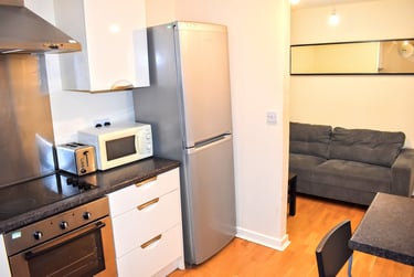 3 bed flat, Plymouth Grove, Longsight, Manchester, M130LX - Image 10