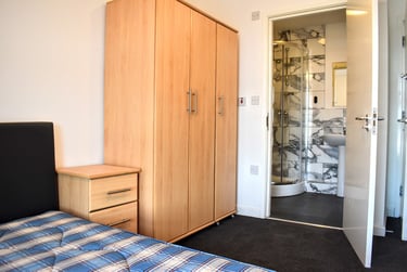 3 bed flat, Plymouth Grove, Longsight, Manchester, M130LX - Image 2