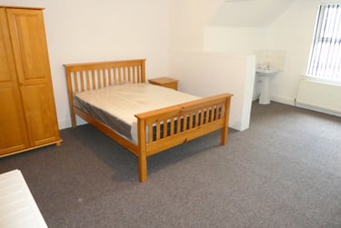 4 bed house, Longford Place, Longsight, Manchester, M145QF - Image 9