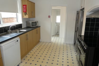4 bed house, Longford Place, Longsight, Manchester, M145QF - Image 2