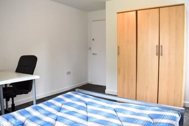 3 bed flat, Plymouth Grove, Longsight, Manchester, M130LX - Image 8