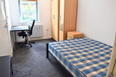 4 bed flat, Plymouth Grove, Longsight, Manchester, M130LX - Image 2