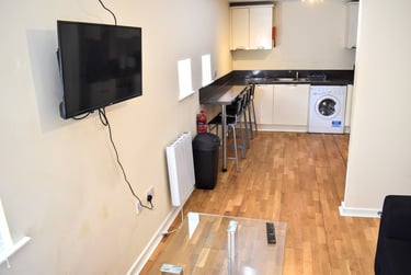 4 bed flat, Plymouth Grove, Longsight, Manchester, M130LX - Image 9