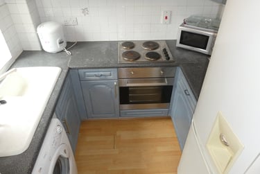 3 bed flat, Chorlton Road, Hulme, Manchester, M154AP - Image 3