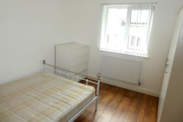 2 bed flat, Wilmslow Road, Victoria Park, Manchester, M145AQ - Image 4