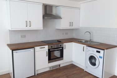 1 bed studio, Wilmslow Road, Victoria Park, Manchester, M145AQ - Image 3