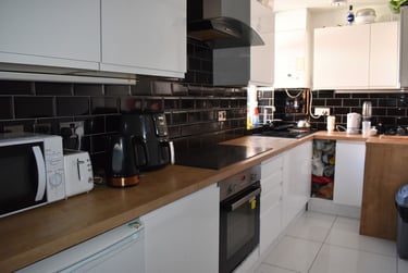 5 bed house, Parkfield Avenue, Rusholme, Manchester, M144HL - Image 1