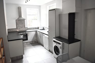 4 bed house, Monton Street, Rusholme, Manchester, M144LS - Image 1