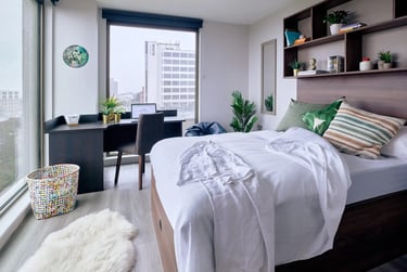 Classic En Suite - Image 16