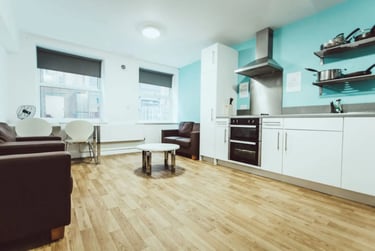En Suite 5 Bed - Image 1