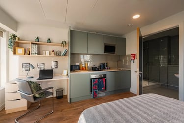 Gold Studio Low Floor - Image 1