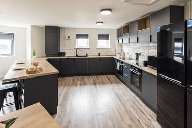 9 Bed En Suite Flat at Meadowside Court, 19 Bell Street, Dundee, City Centre, Dundee, DD11HP - Image 9