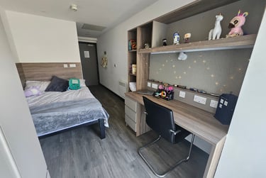 Deluxe Ensuite - Image 1